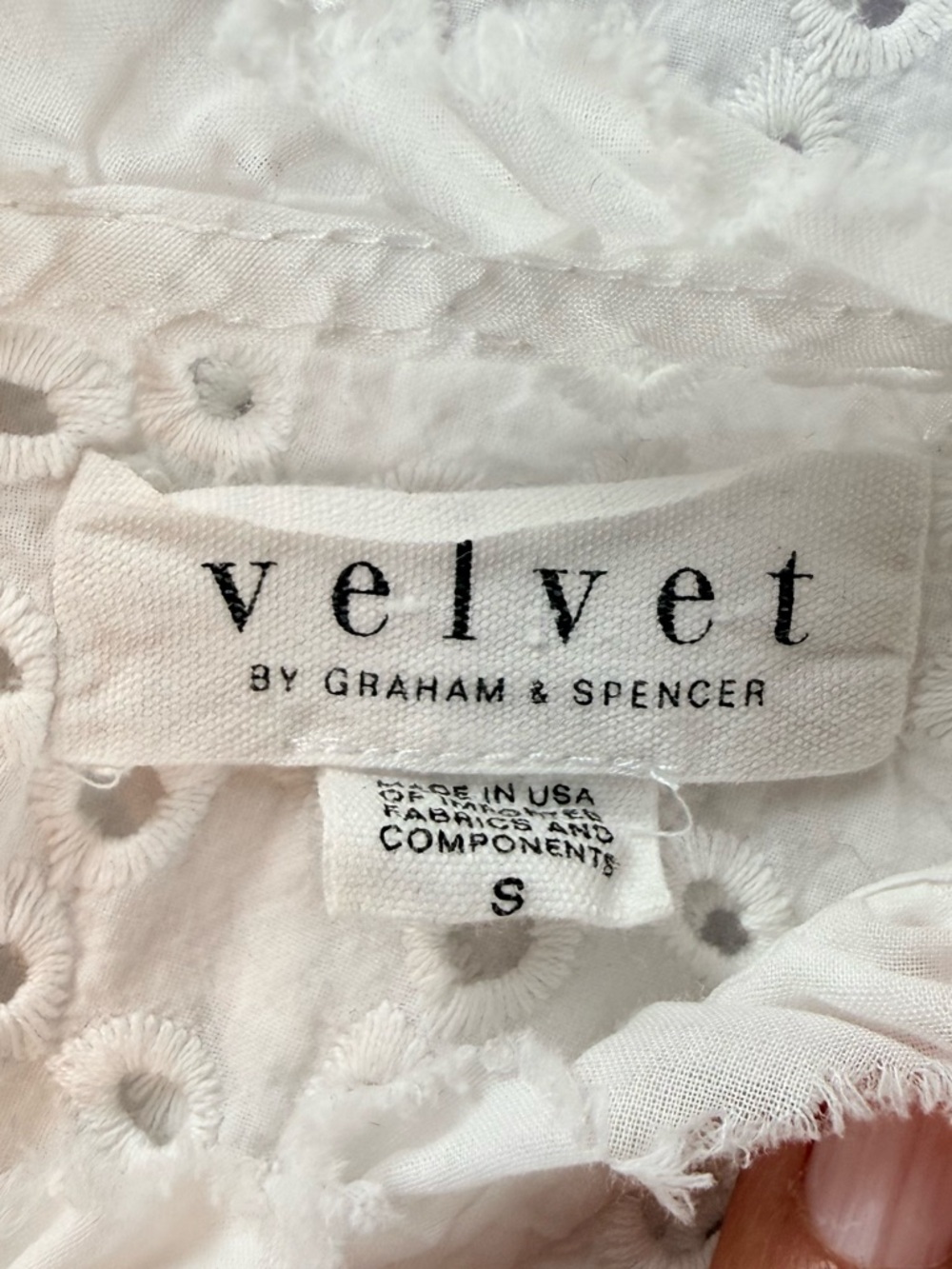 Velvet by Graham & Spencer White Eyelet Blouse Boho Ruffle Neck cottagecore - Picture 8 of 10